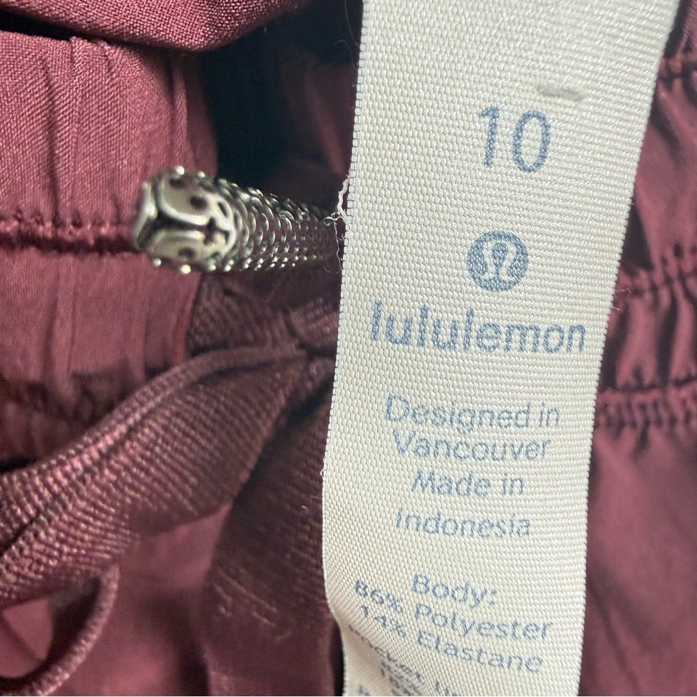 Lululemon Burgundy Wine Light Weight Tapered Jogger Pants Size M /Size 10 - Picture 2 of 8